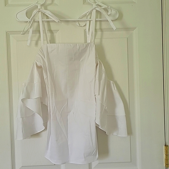 WHBM Ruffled Cold Shoulder Top - Picture 2 of 6